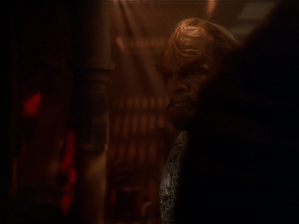 extant_StarTrek_DS9_6x03-SonsAndDaughters_00407.jpg