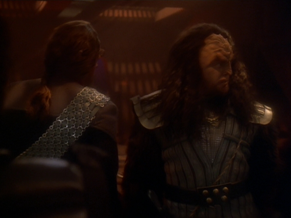 extant_StarTrek_DS9_6x03-SonsAndDaughters_00437.jpg
