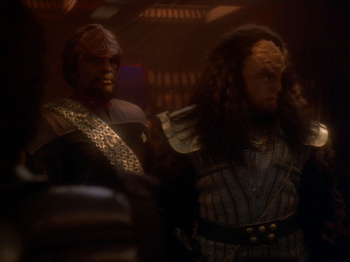 extant_StarTrek_DS9_6x03-SonsAndDaughters_00449.jpg