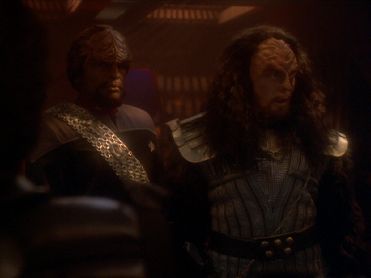 extant_StarTrek_DS9_6x03-SonsAndDaughters_00450.jpg