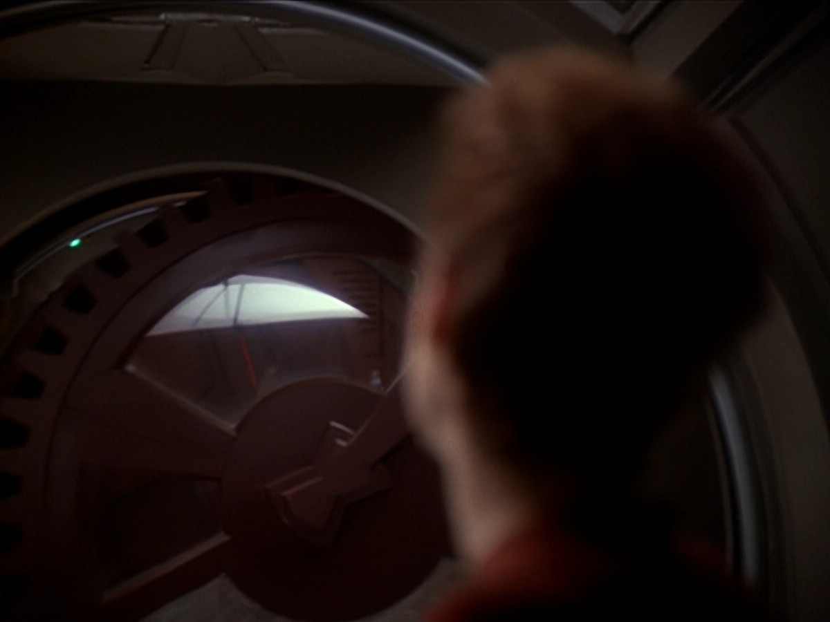 extant_StarTrek_DS9_6x03-SonsAndDaughters_00821.jpg