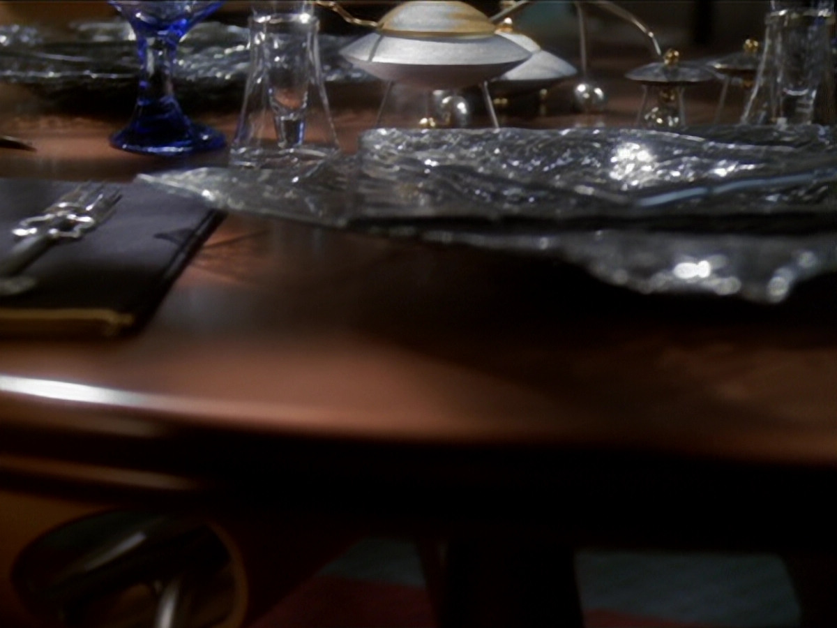 extant_StarTrek_DS9_6x03-SonsAndDaughters_01247.jpg