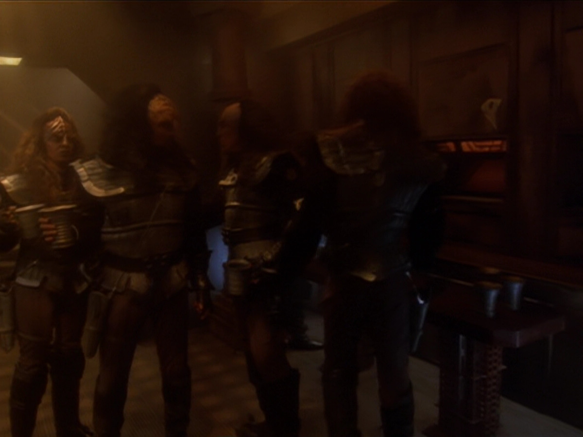 extant_StarTrek_DS9_6x03-SonsAndDaughters_01446.jpg