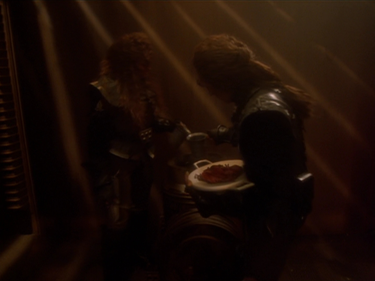 extant_StarTrek_DS9_6x03-SonsAndDaughters_01465.jpg