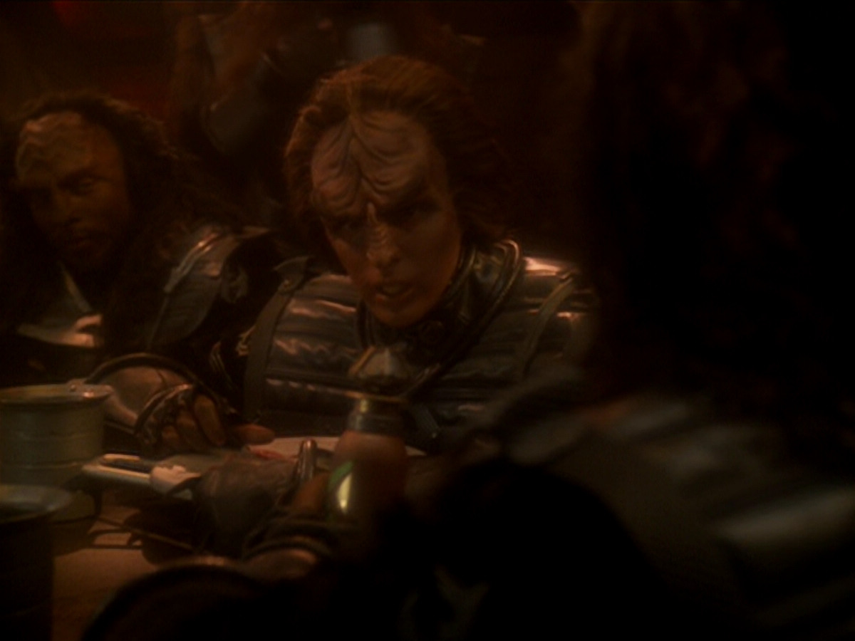 extant_StarTrek_DS9_6x03-SonsAndDaughters_01514.jpg