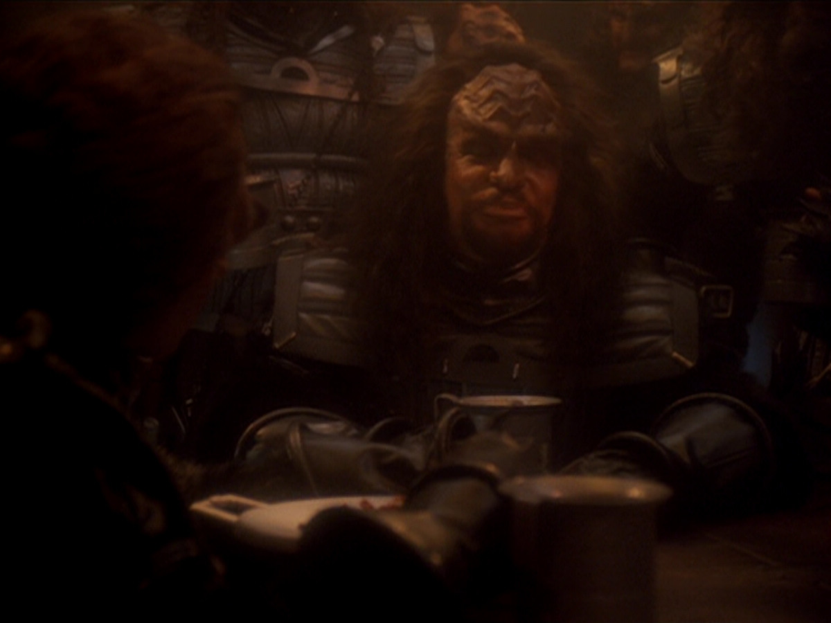 extant_StarTrek_DS9_6x03-SonsAndDaughters_01548.jpg