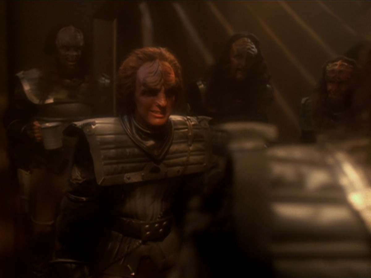 extant_StarTrek_DS9_6x03-SonsAndDaughters_01623.jpg