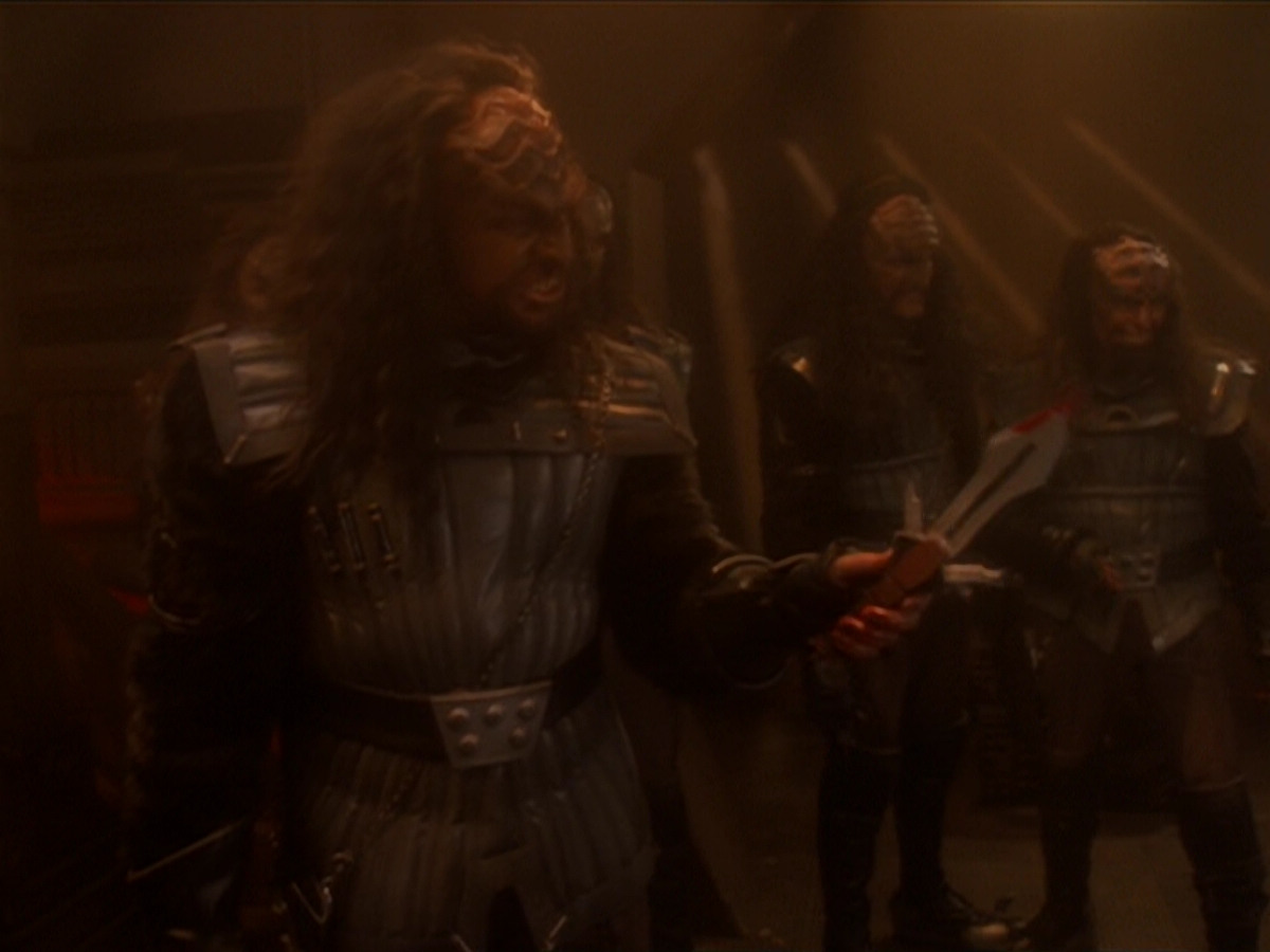 extant_StarTrek_DS9_6x03-SonsAndDaughters_01720.jpg