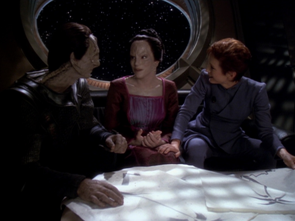 extant_StarTrek_DS9_6x03-SonsAndDaughters_01894.jpg