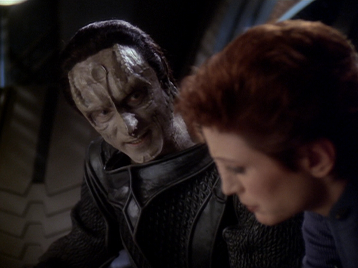 extant_StarTrek_DS9_6x03-SonsAndDaughters_01976.jpg