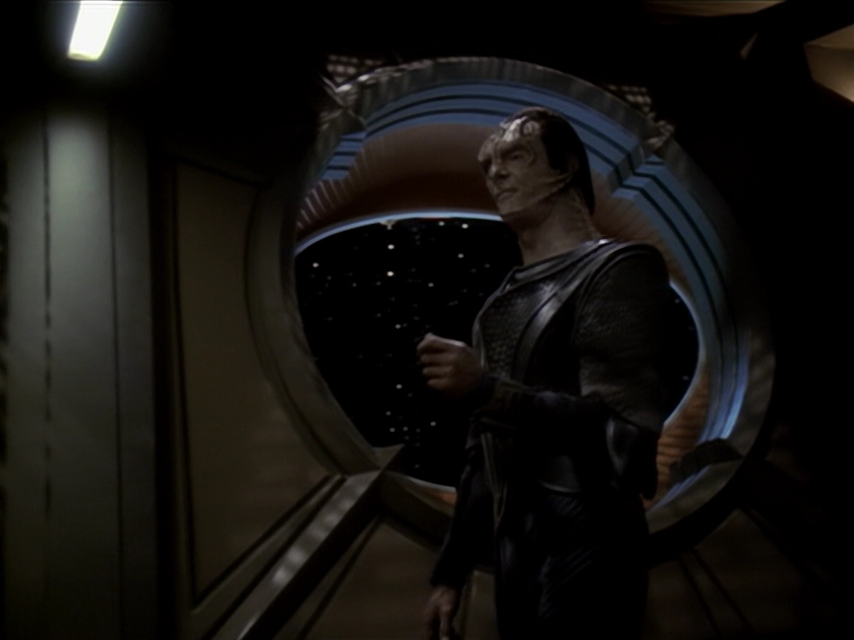 extant_StarTrek_DS9_6x03-SonsAndDaughters_02337.jpg