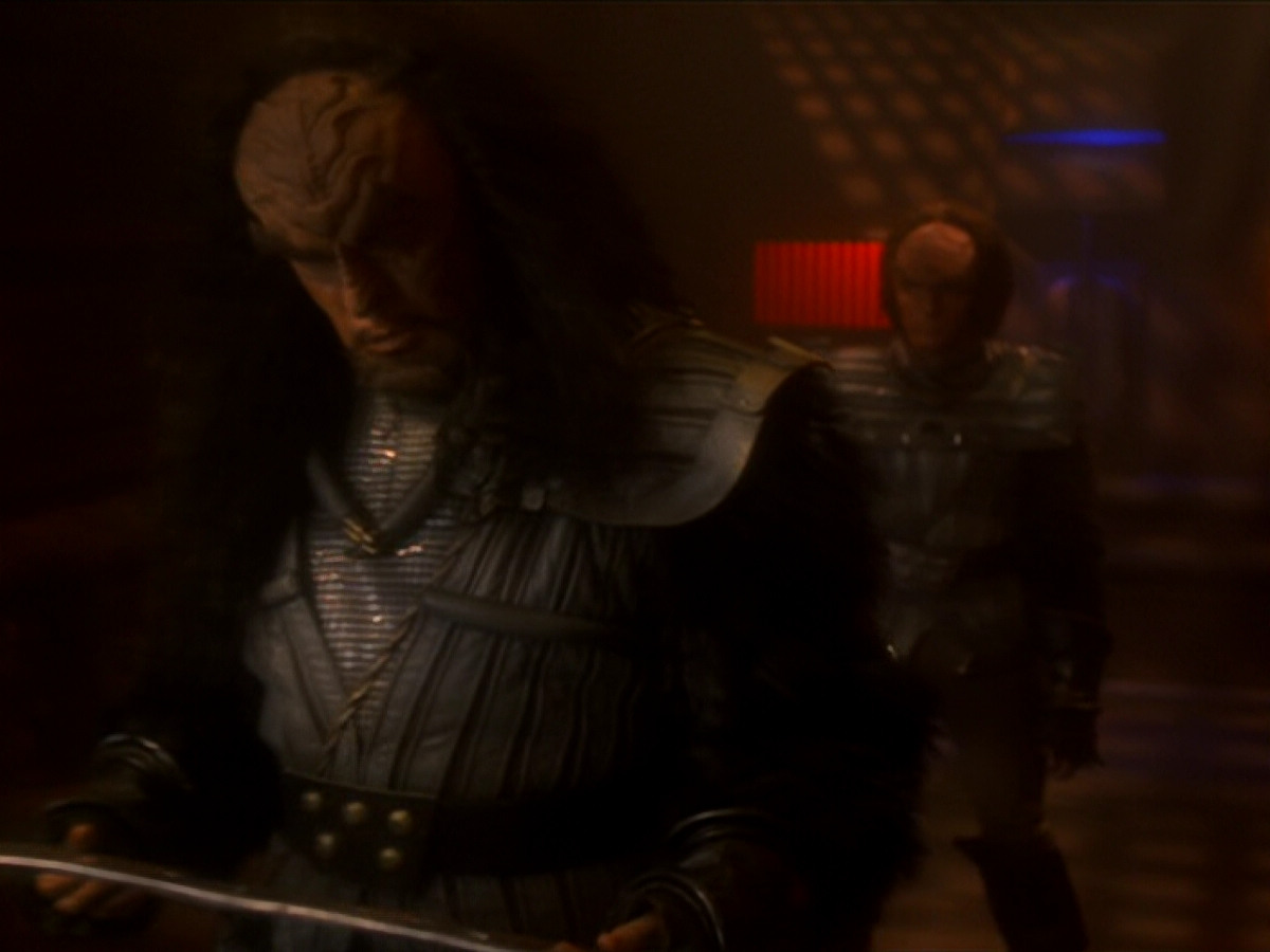 extant_StarTrek_DS9_6x03-SonsAndDaughters_02869.jpg