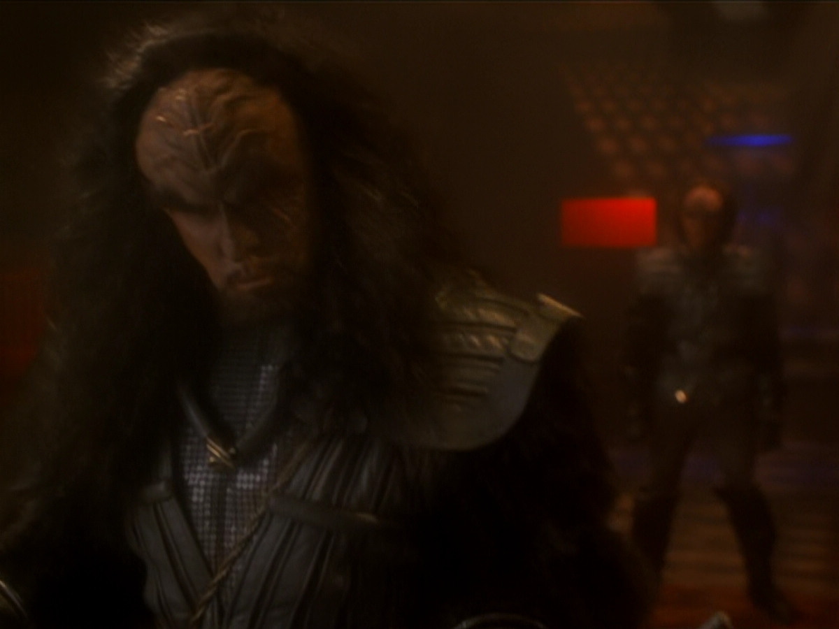 extant_StarTrek_DS9_6x03-SonsAndDaughters_02872.jpg