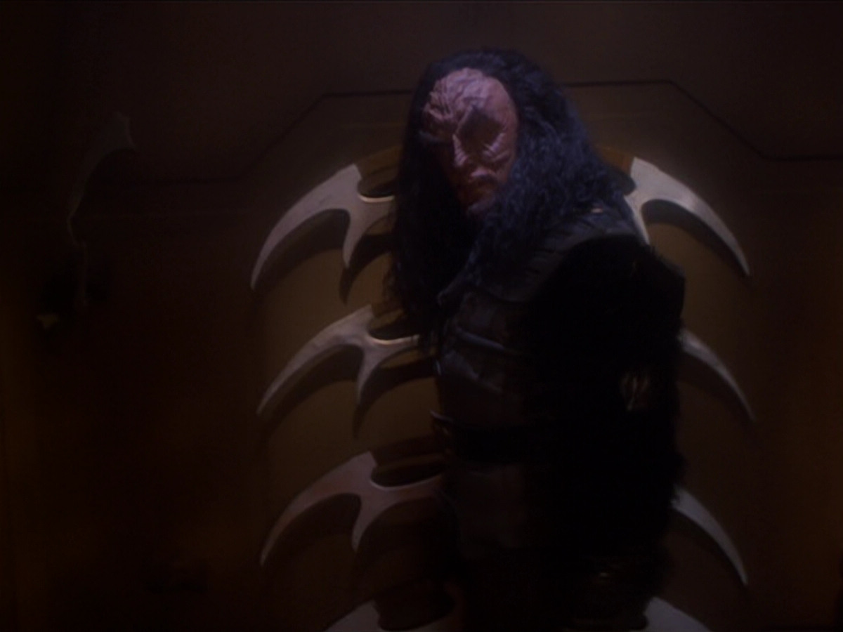 extant_StarTrek_DS9_6x03-SonsAndDaughters_02887.jpg