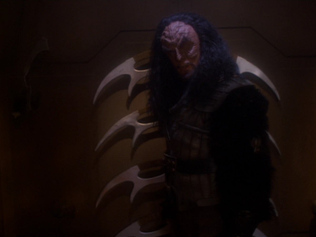 extant_StarTrek_DS9_6x03-SonsAndDaughters_02892.jpg