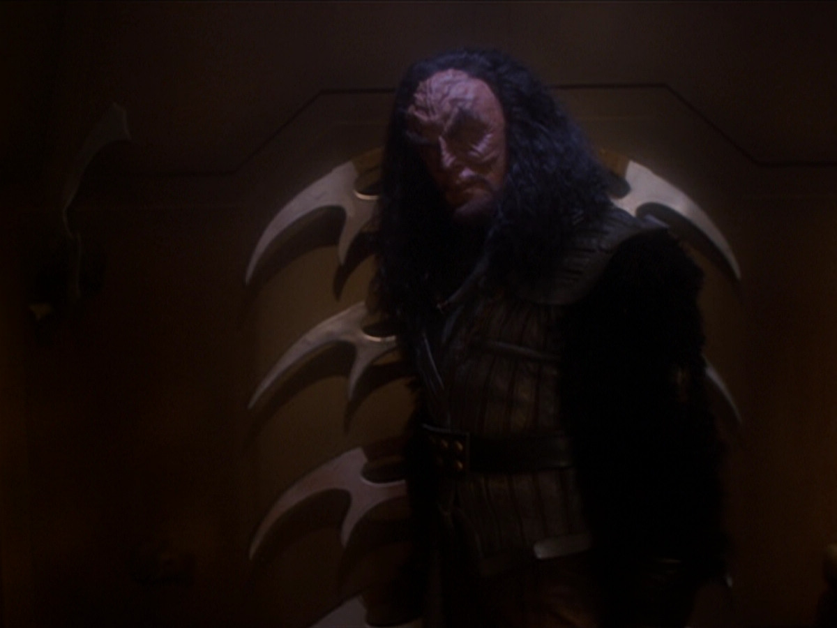 extant_StarTrek_DS9_6x03-SonsAndDaughters_02899.jpg