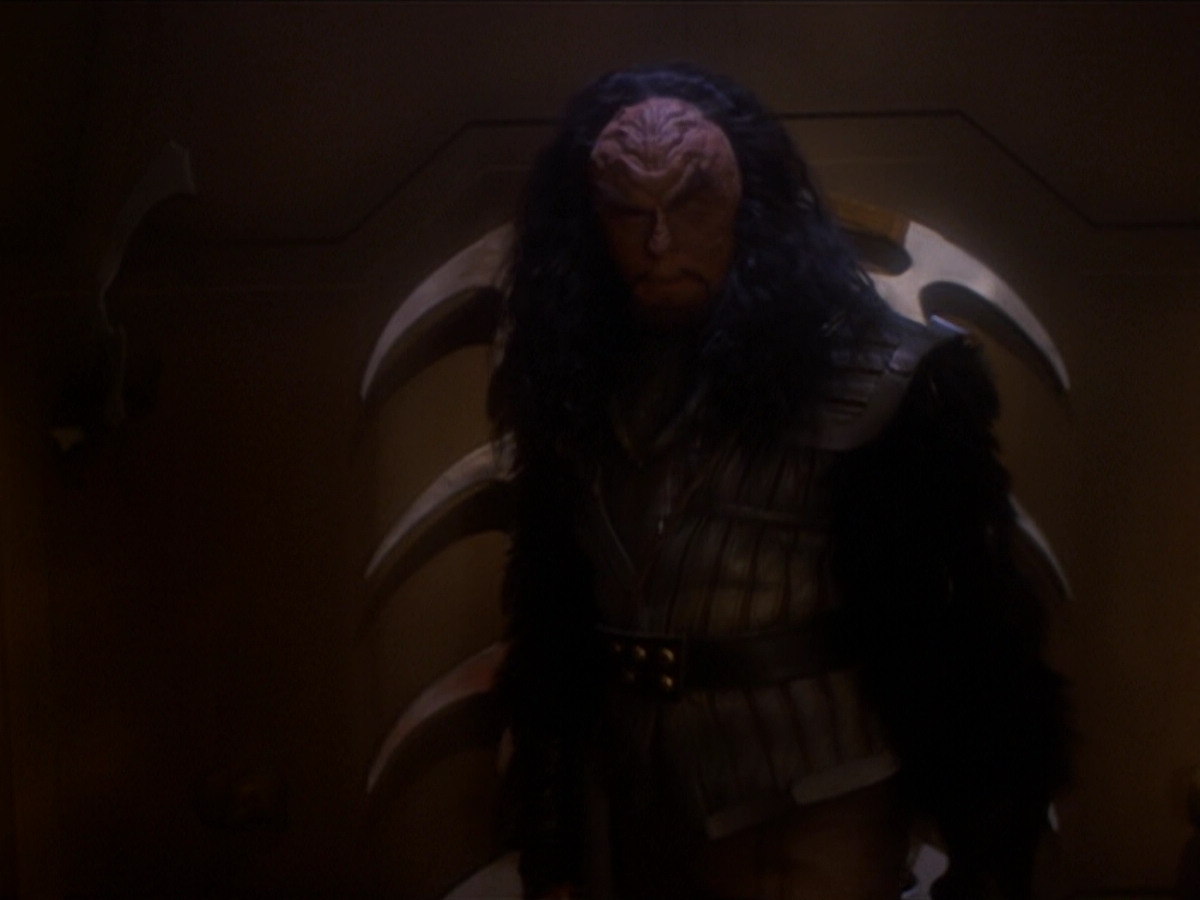 extant_StarTrek_DS9_6x03-SonsAndDaughters_02909.jpg