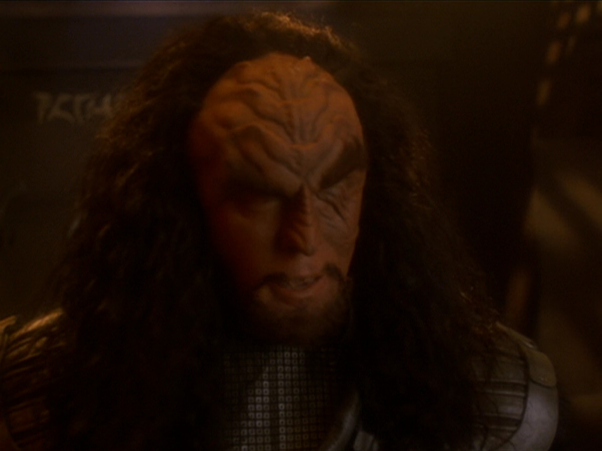 extant_StarTrek_DS9_6x03-SonsAndDaughters_02933.jpg