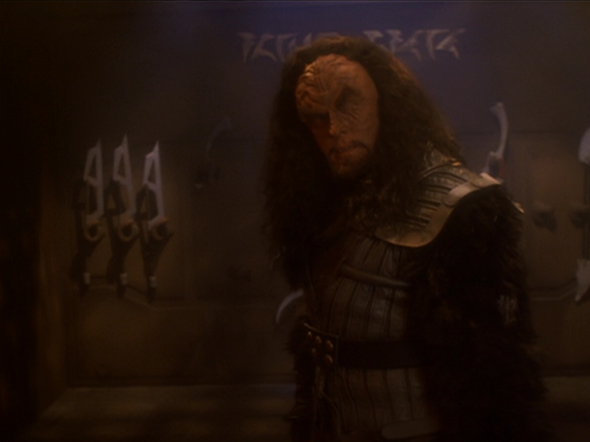 extant_StarTrek_DS9_6x03-SonsAndDaughters_02983.jpg