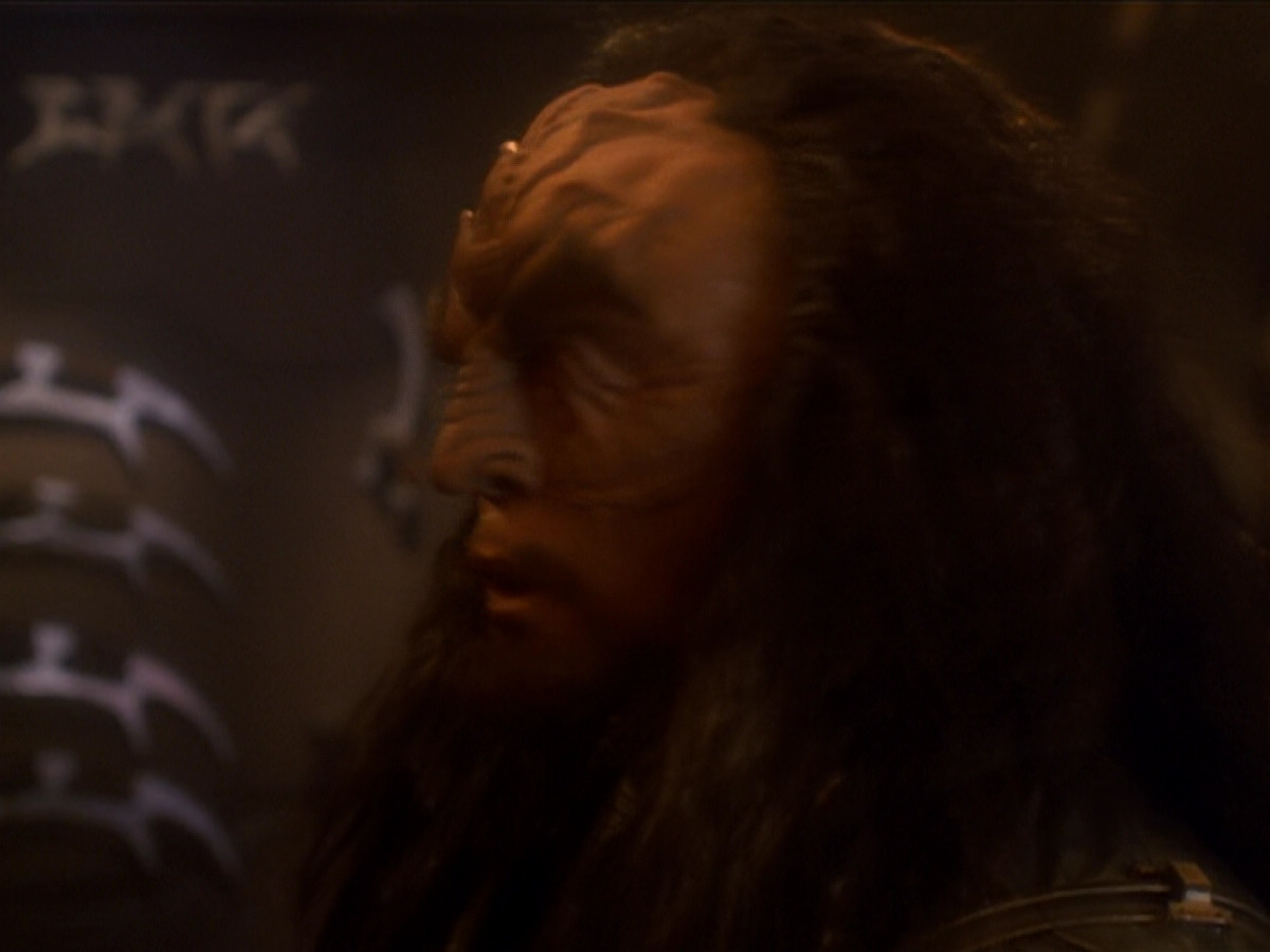 extant_StarTrek_DS9_6x03-SonsAndDaughters_02990.jpg