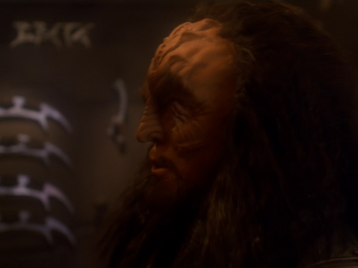 extant_StarTrek_DS9_6x03-SonsAndDaughters_03004.jpg