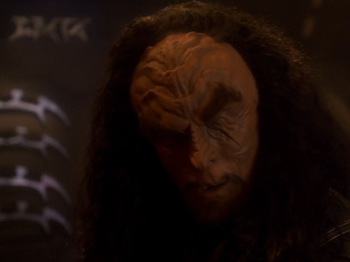 extant_StarTrek_DS9_6x03-SonsAndDaughters_03018.jpg