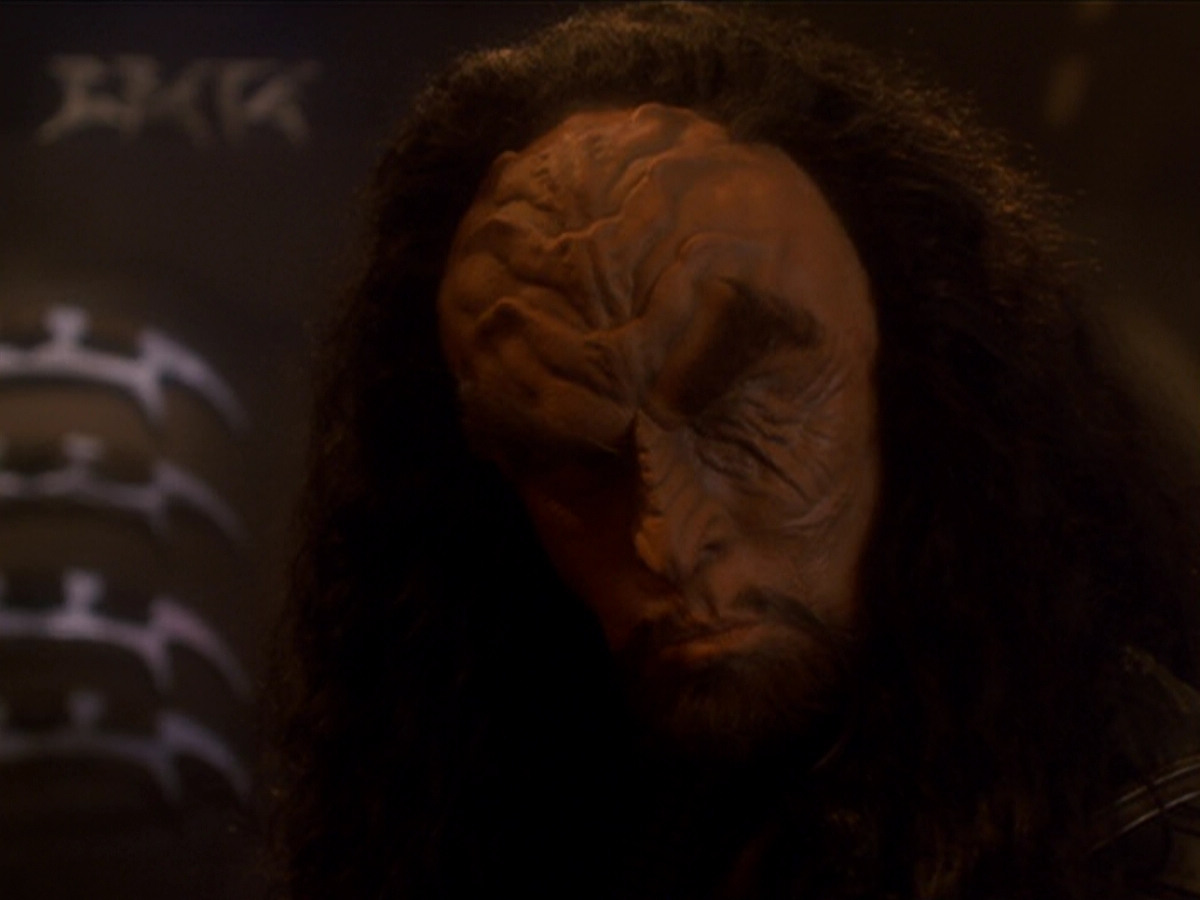 extant_StarTrek_DS9_6x03-SonsAndDaughters_03019.jpg