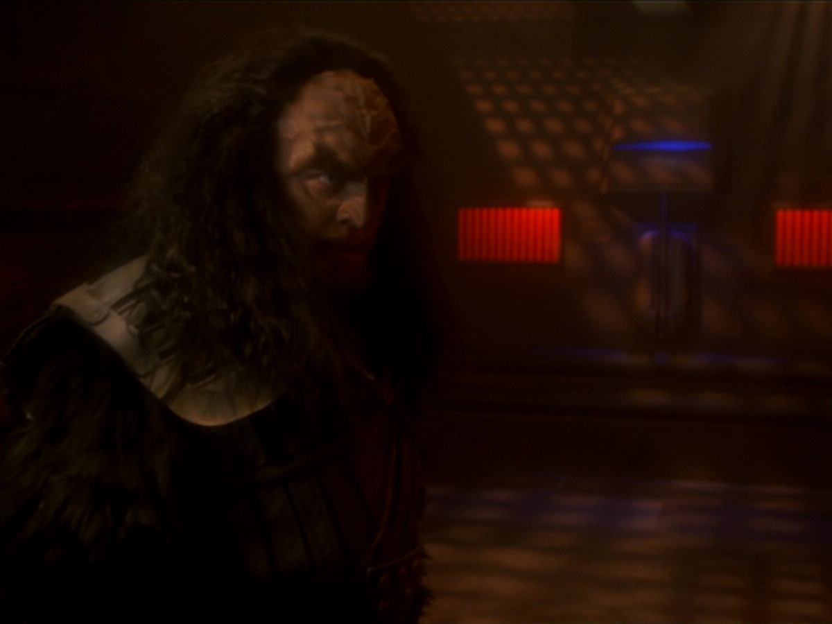 extant_StarTrek_DS9_6x03-SonsAndDaughters_03026.jpg