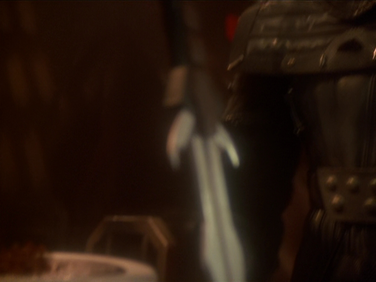 extant_StarTrek_DS9_6x03-SonsAndDaughters_03031.jpg