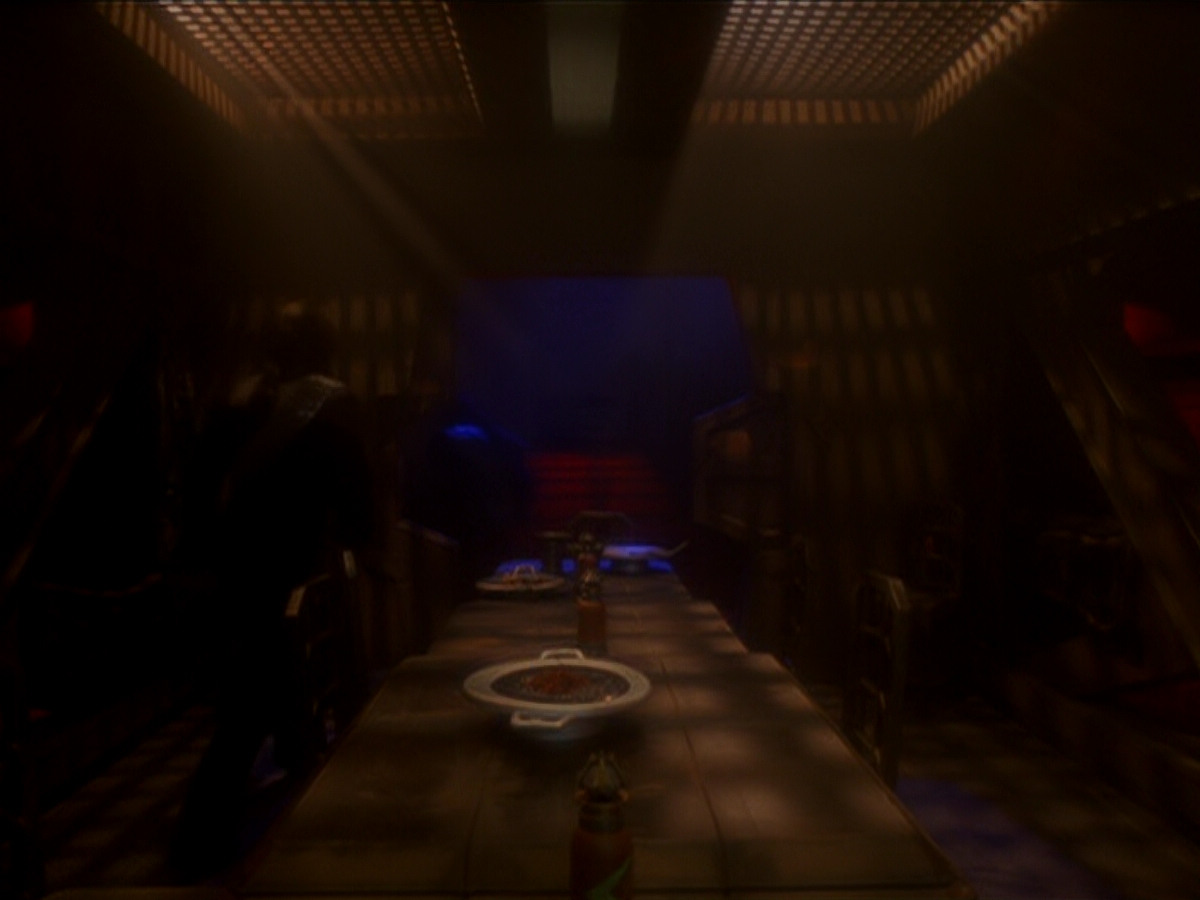 extant_StarTrek_DS9_6x03-SonsAndDaughters_03129.jpg