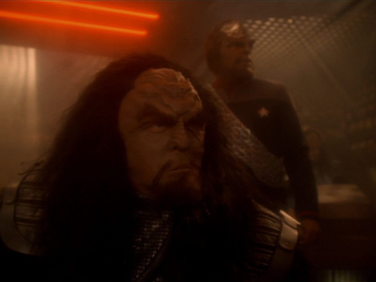 extant_StarTrek_DS9_6x03-SonsAndDaughters_03197.jpg