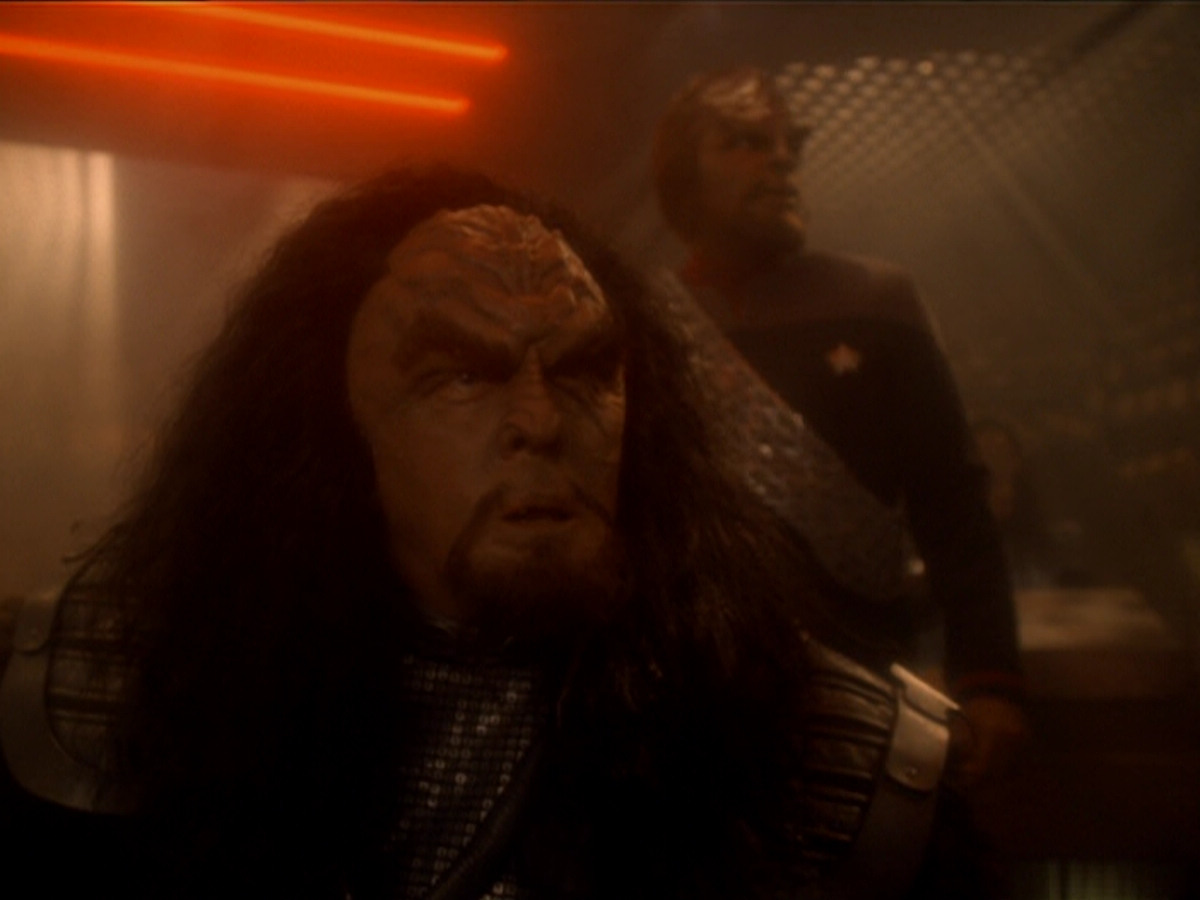 extant_StarTrek_DS9_6x03-SonsAndDaughters_03200.jpg
