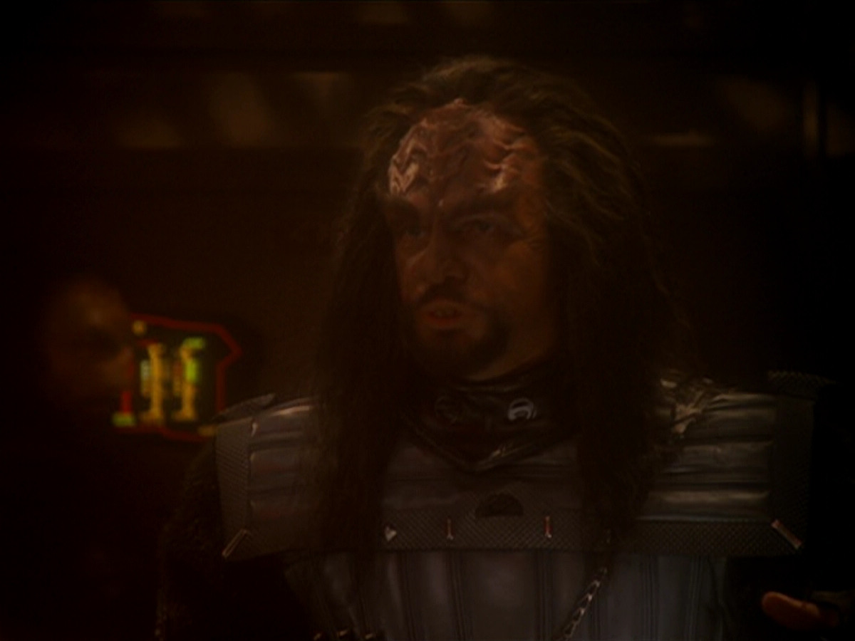 extant_StarTrek_DS9_6x03-SonsAndDaughters_03240.jpg