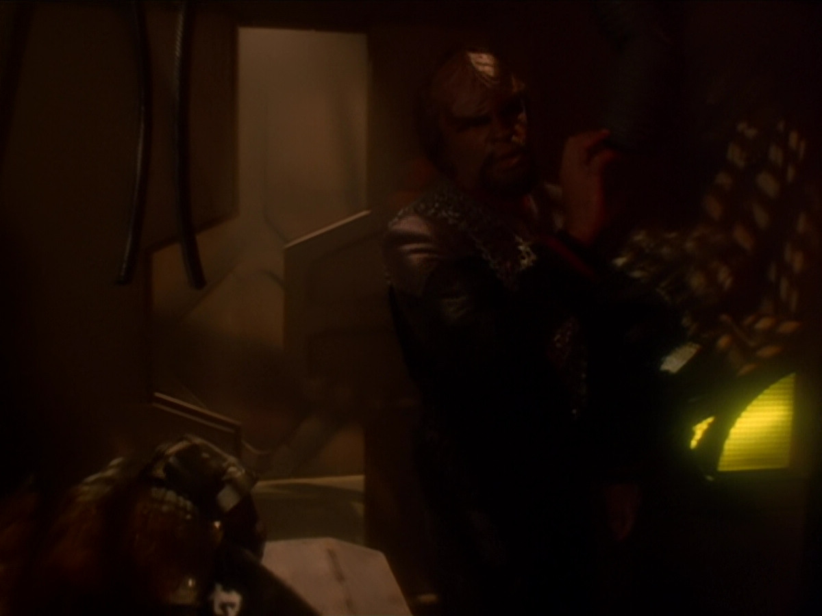 extant_StarTrek_DS9_6x03-SonsAndDaughters_03346.jpg
