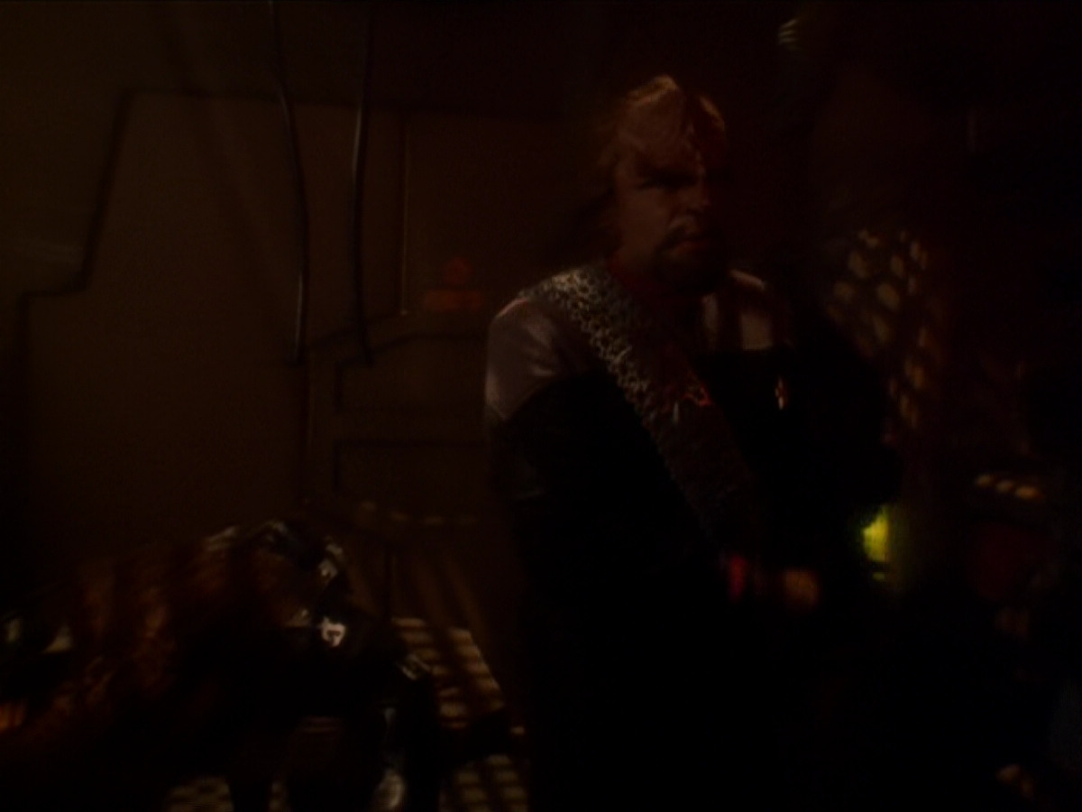 extant_StarTrek_DS9_6x03-SonsAndDaughters_03347.jpg