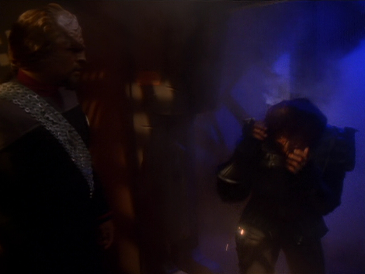 extant_StarTrek_DS9_6x03-SonsAndDaughters_03382.jpg
