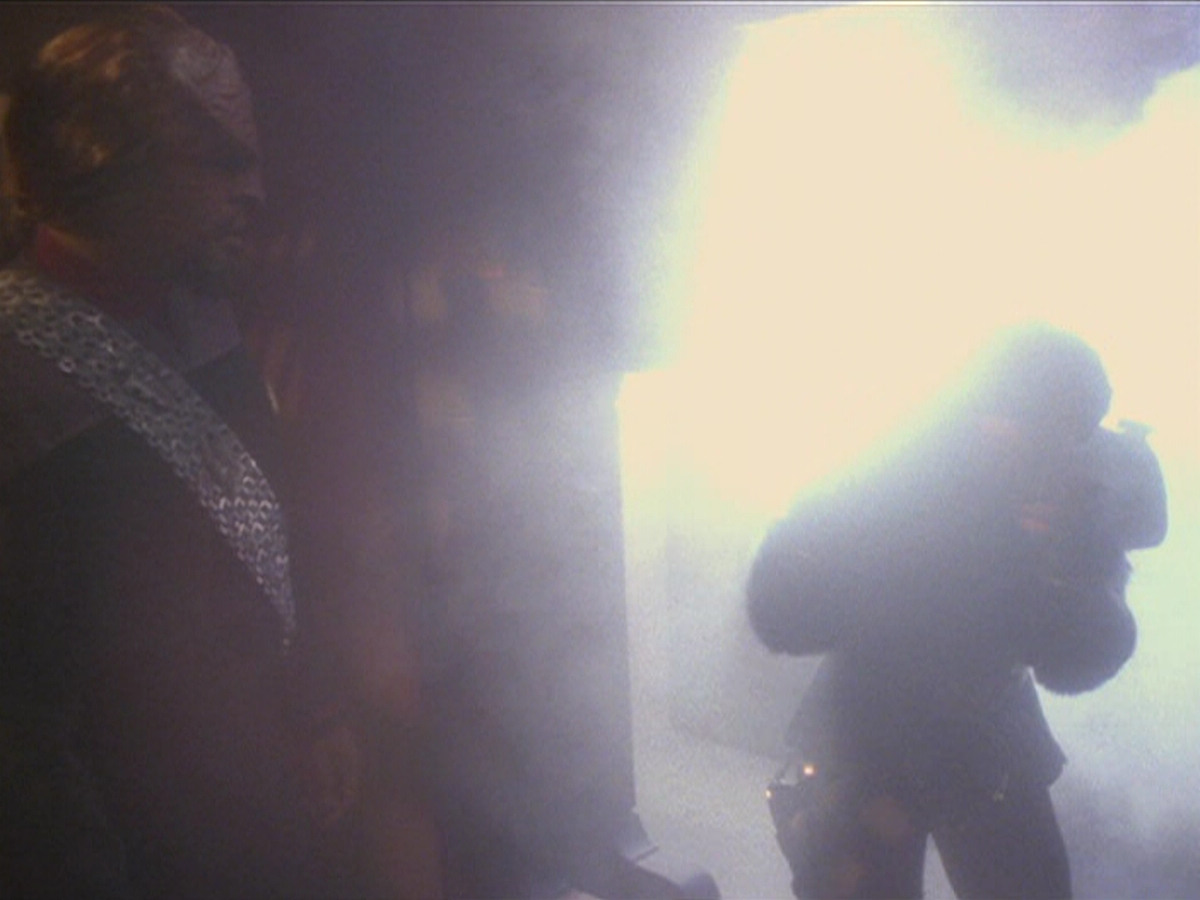 extant_StarTrek_DS9_6x03-SonsAndDaughters_03383.jpg