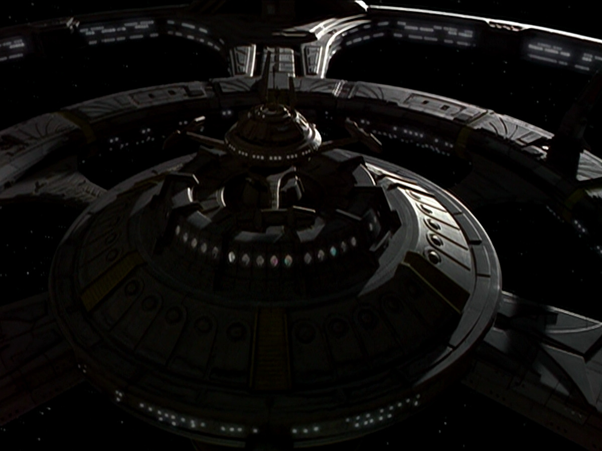 extant_StarTrek_DS9_6x03-SonsAndDaughters_03430.jpg