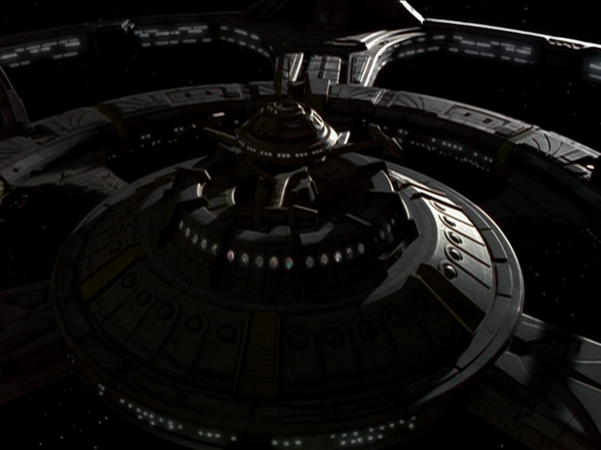 extant_StarTrek_DS9_6x03-SonsAndDaughters_03432.jpg
