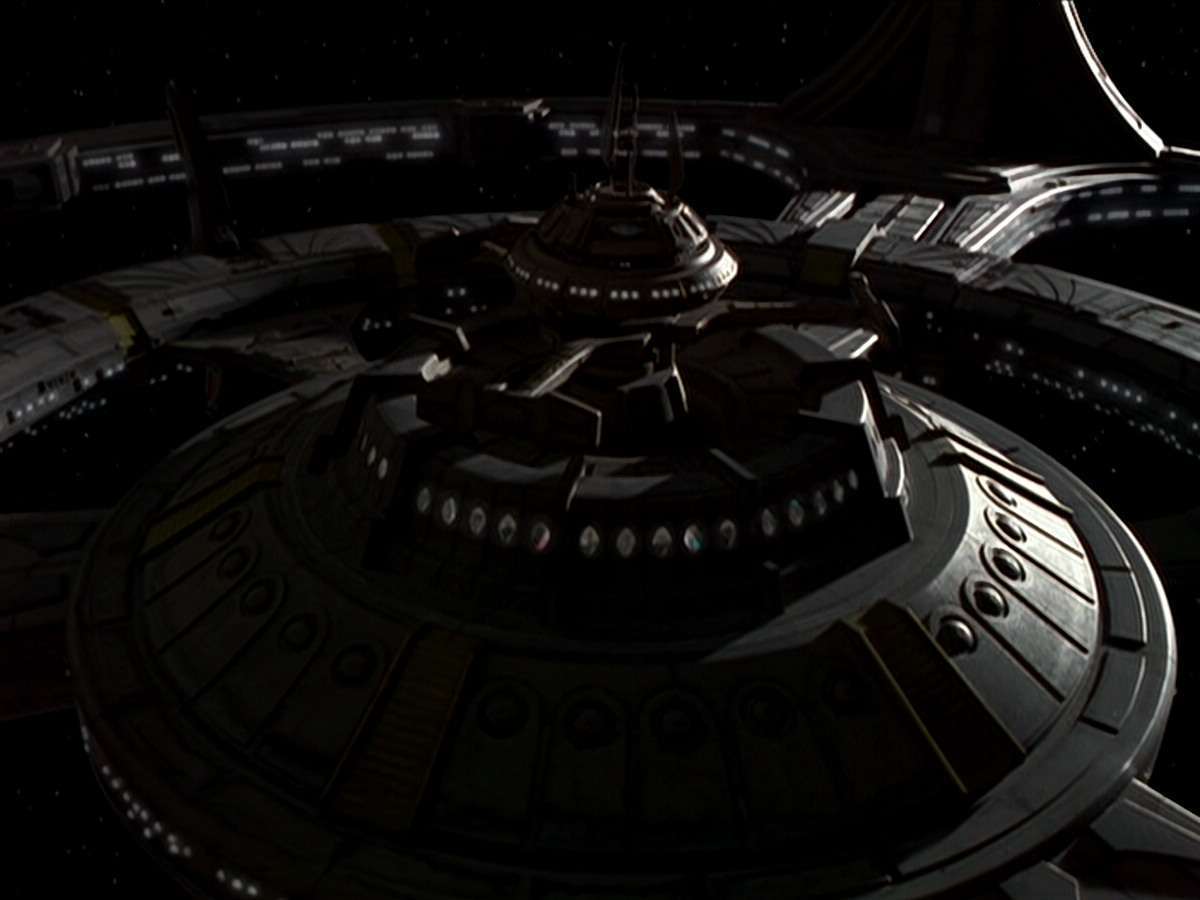 extant_StarTrek_DS9_6x03-SonsAndDaughters_03437.jpg