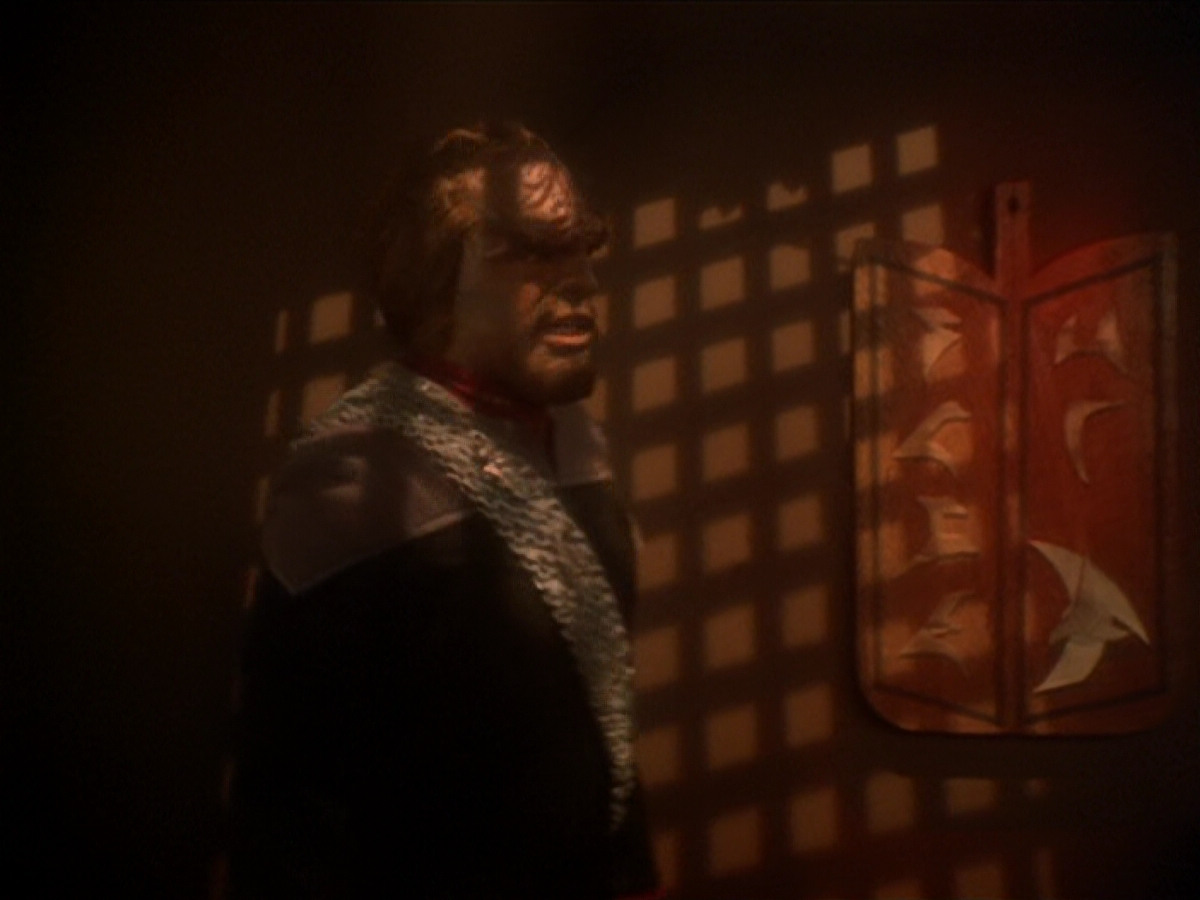 extant_StarTrek_DS9_6x03-SonsAndDaughters_03496.jpg