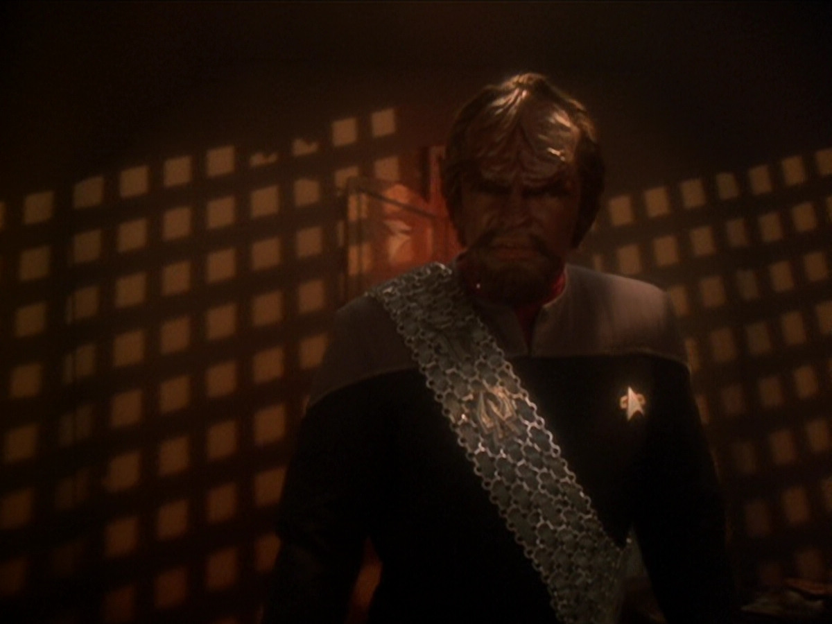extant_StarTrek_DS9_6x03-SonsAndDaughters_03498.jpg