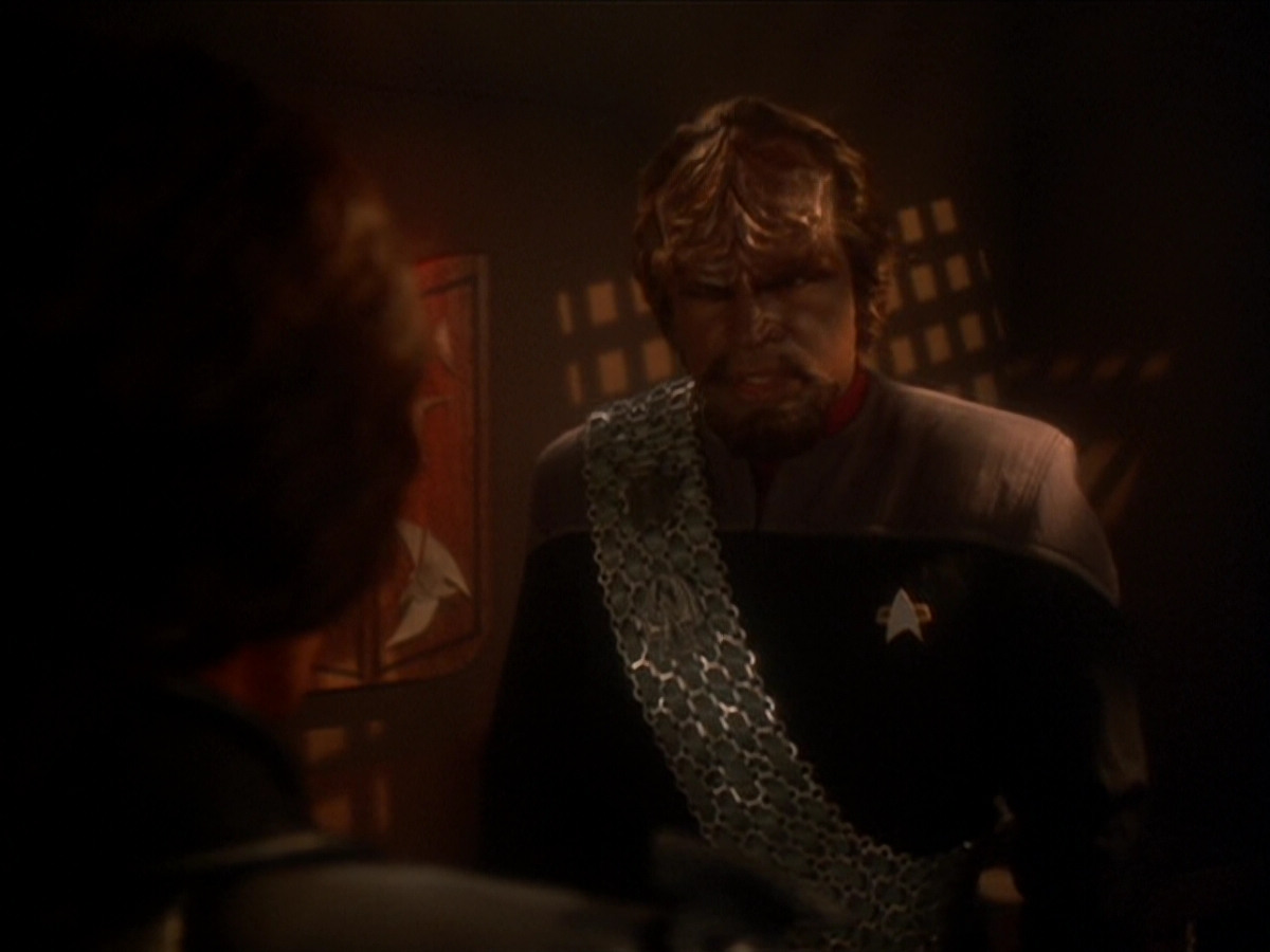 extant_StarTrek_DS9_6x03-SonsAndDaughters_03509.jpg