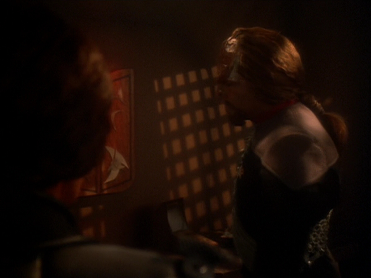 extant_StarTrek_DS9_6x03-SonsAndDaughters_03511.jpg