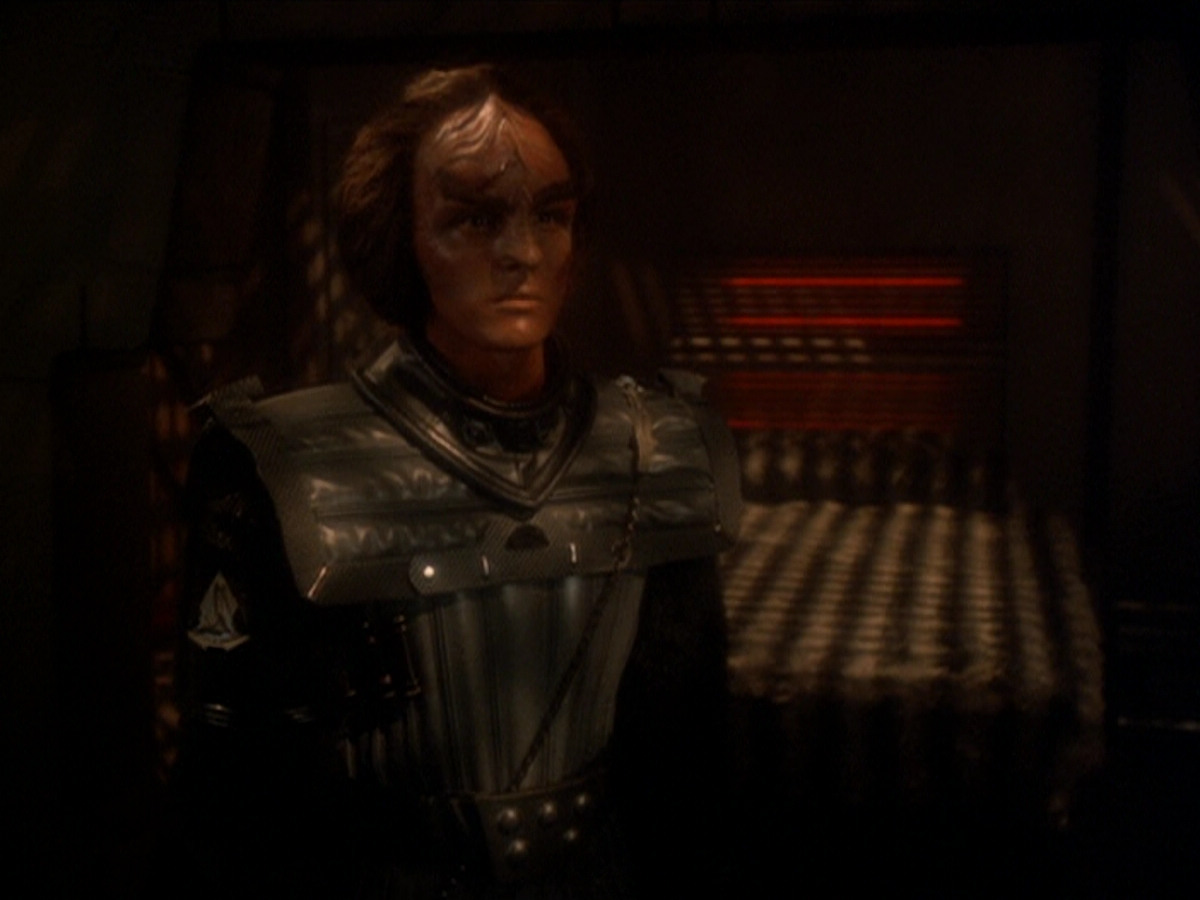 extant_StarTrek_DS9_6x03-SonsAndDaughters_03520.jpg