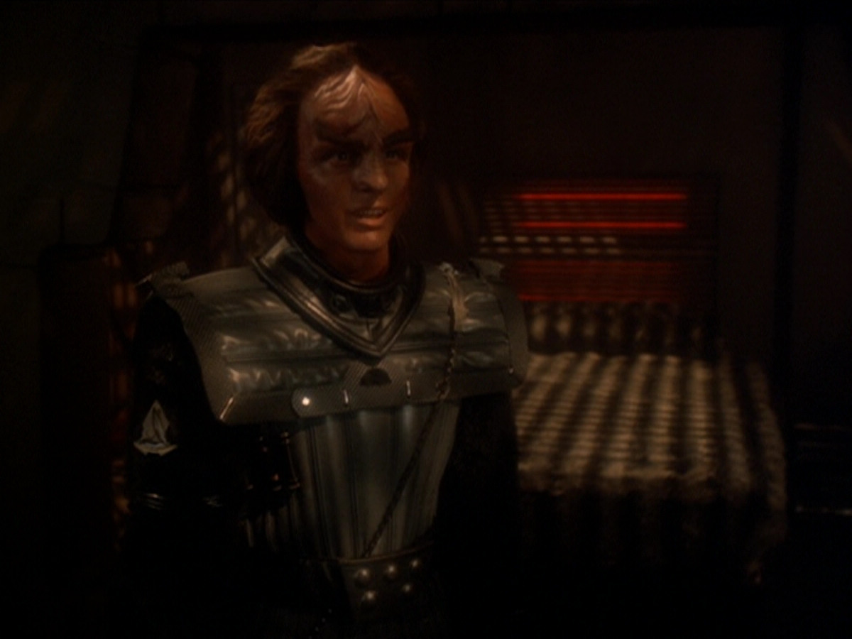 extant_StarTrek_DS9_6x03-SonsAndDaughters_03524.jpg