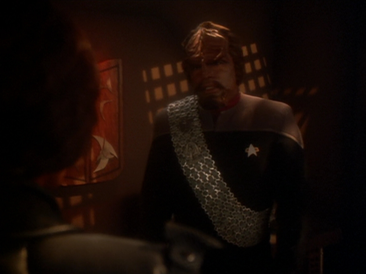 extant_StarTrek_DS9_6x03-SonsAndDaughters_03536.jpg