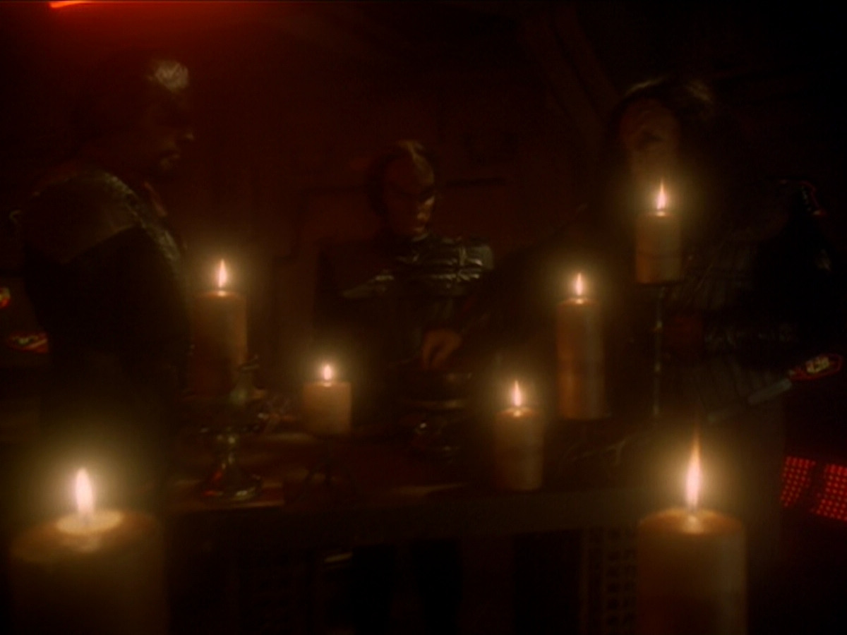extant_StarTrek_DS9_6x03-SonsAndDaughters_03587.jpg