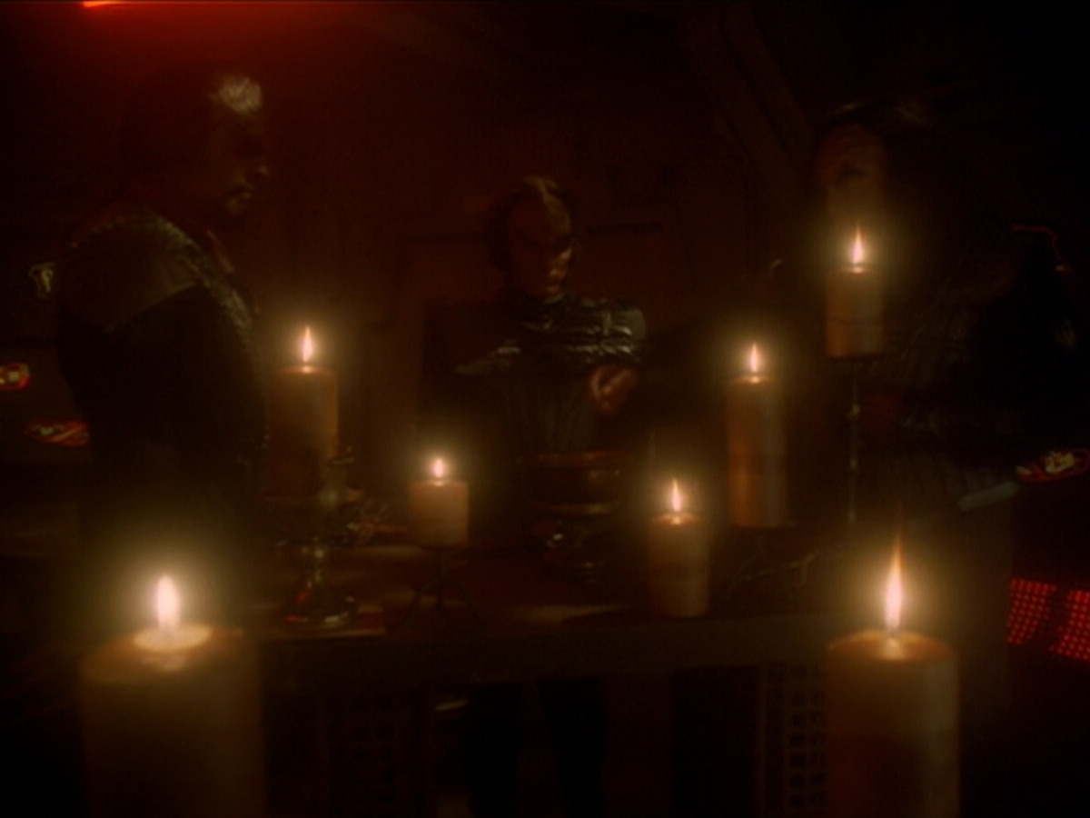extant_StarTrek_DS9_6x03-SonsAndDaughters_03588.jpg