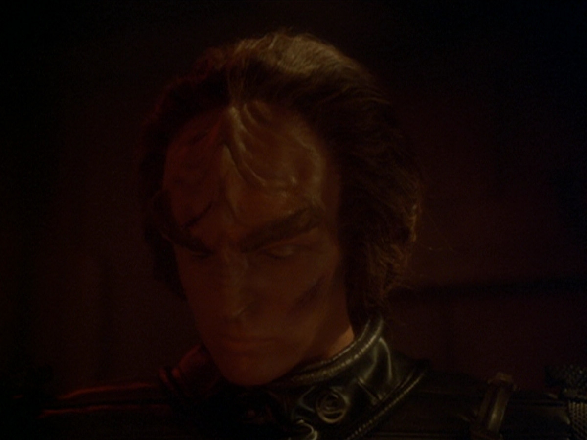 extant_StarTrek_DS9_6x03-SonsAndDaughters_03601.jpg